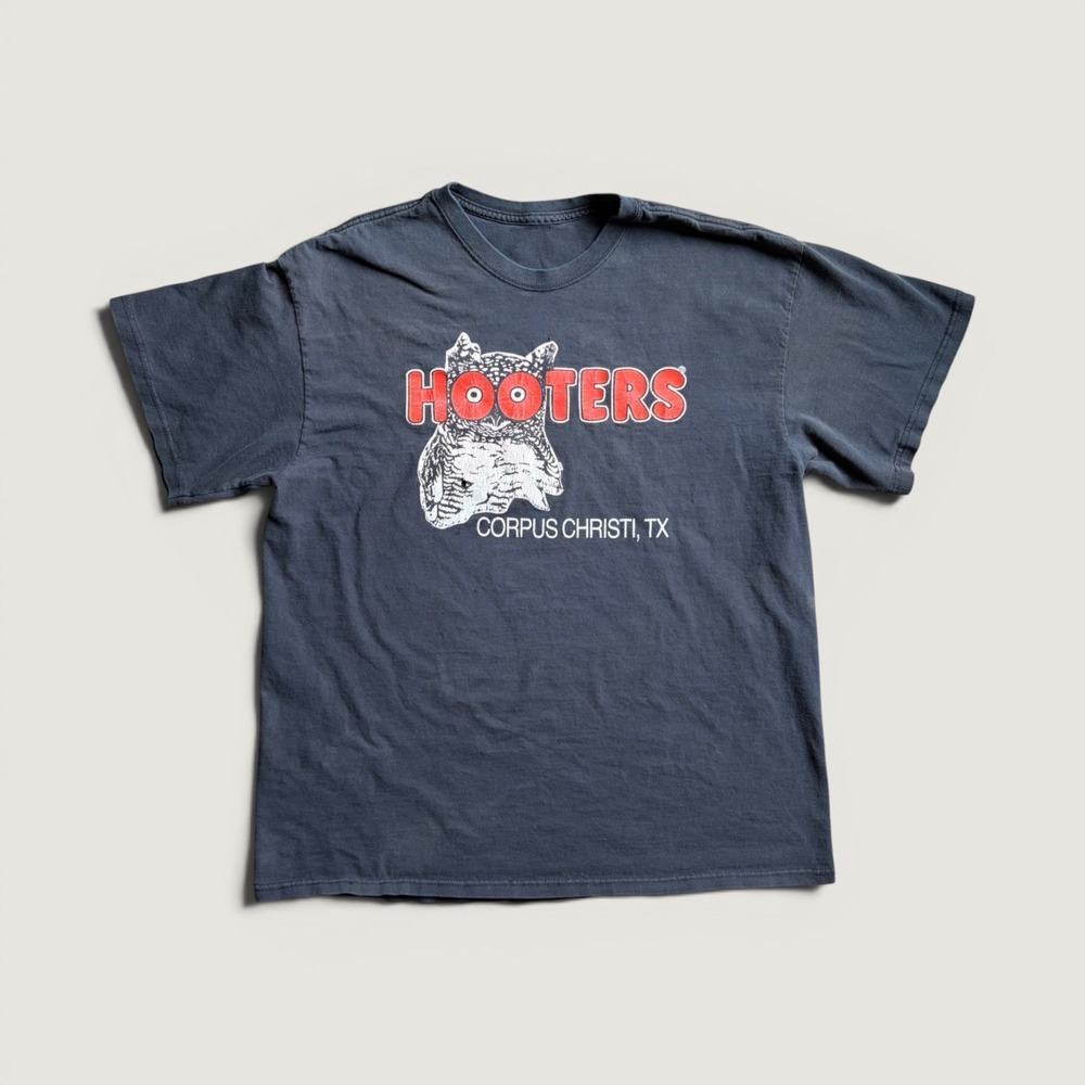 Large Vintage Distressed Hooters T-Shirt / Corpus Christi 90s Graphic Tee